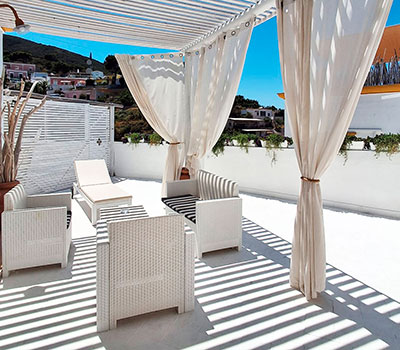 Piccolo Hotel Luisa - camere, ristorante e barche a Ponza Porto